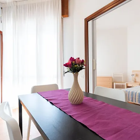 Apollo Apartment *