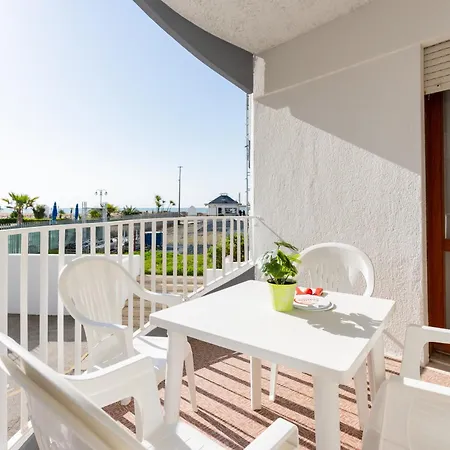 Apollo Apartment